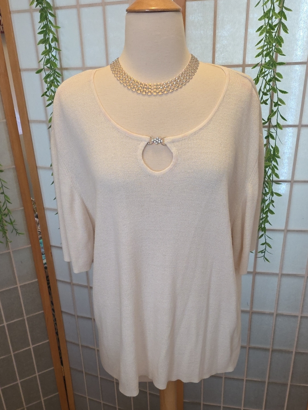 Sag Harbor Cream Keyhole Knit Short Sleeve Top